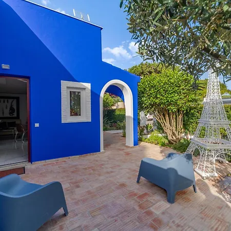 Chelsea Villa *